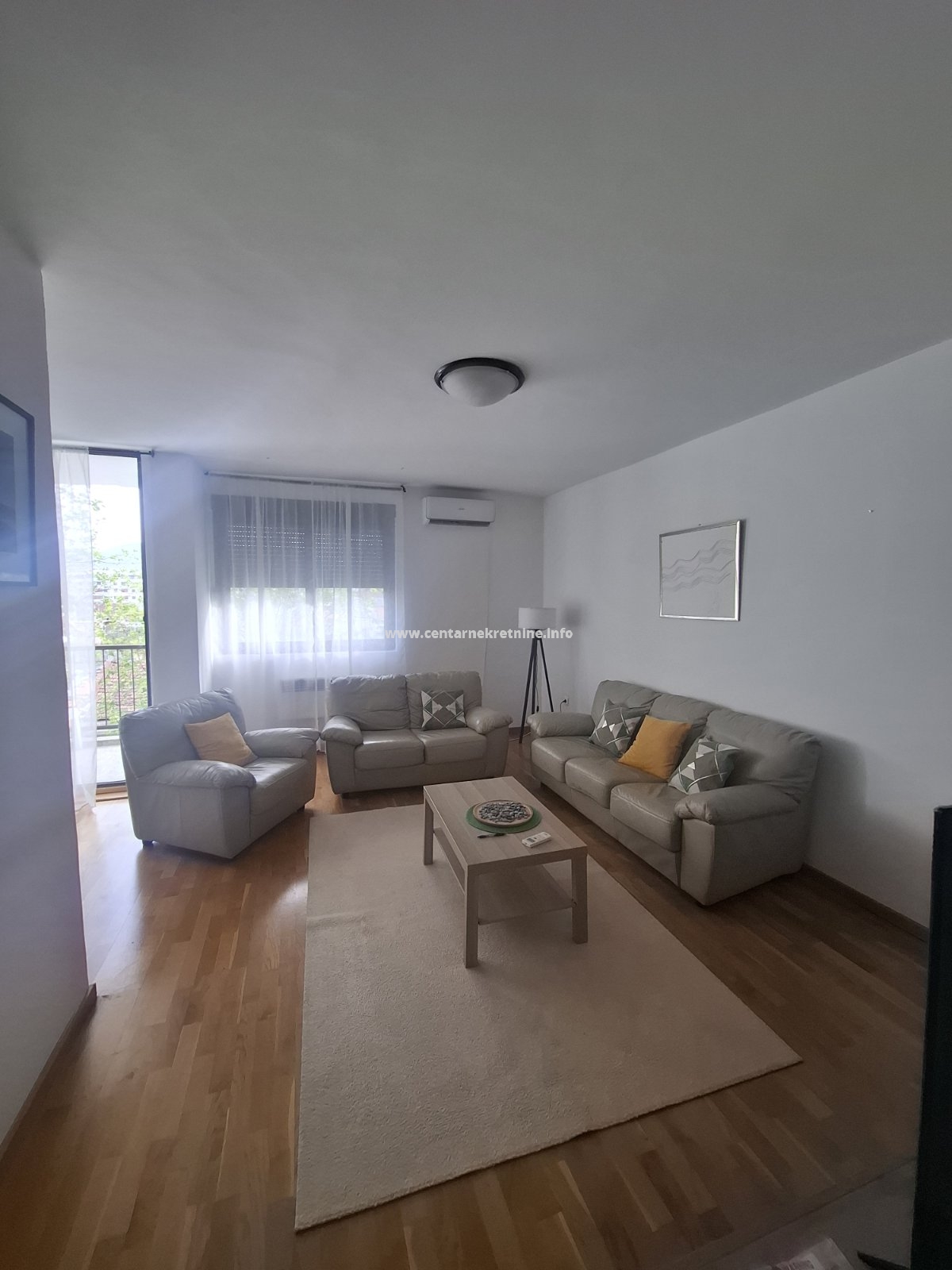 Izdavanje, dvosoban stan 63m2, Stari aerodrom, Podgorica